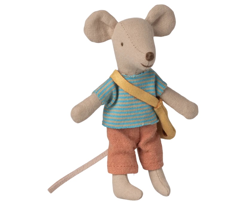 Kleiner Bruder Maus mit Tasche