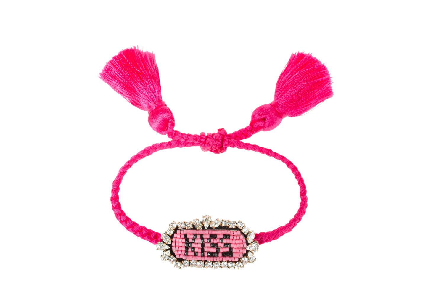 ATHNA-KISS-BRACELET Armband, pink, geflochten, Quasten, Strassverzierung, Aufdruck "KISS", rechteckiger Anhänger.