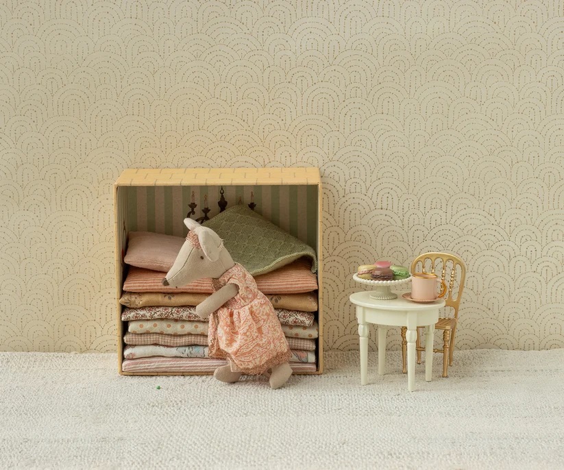 Vintage Beistelltisch Maus creme