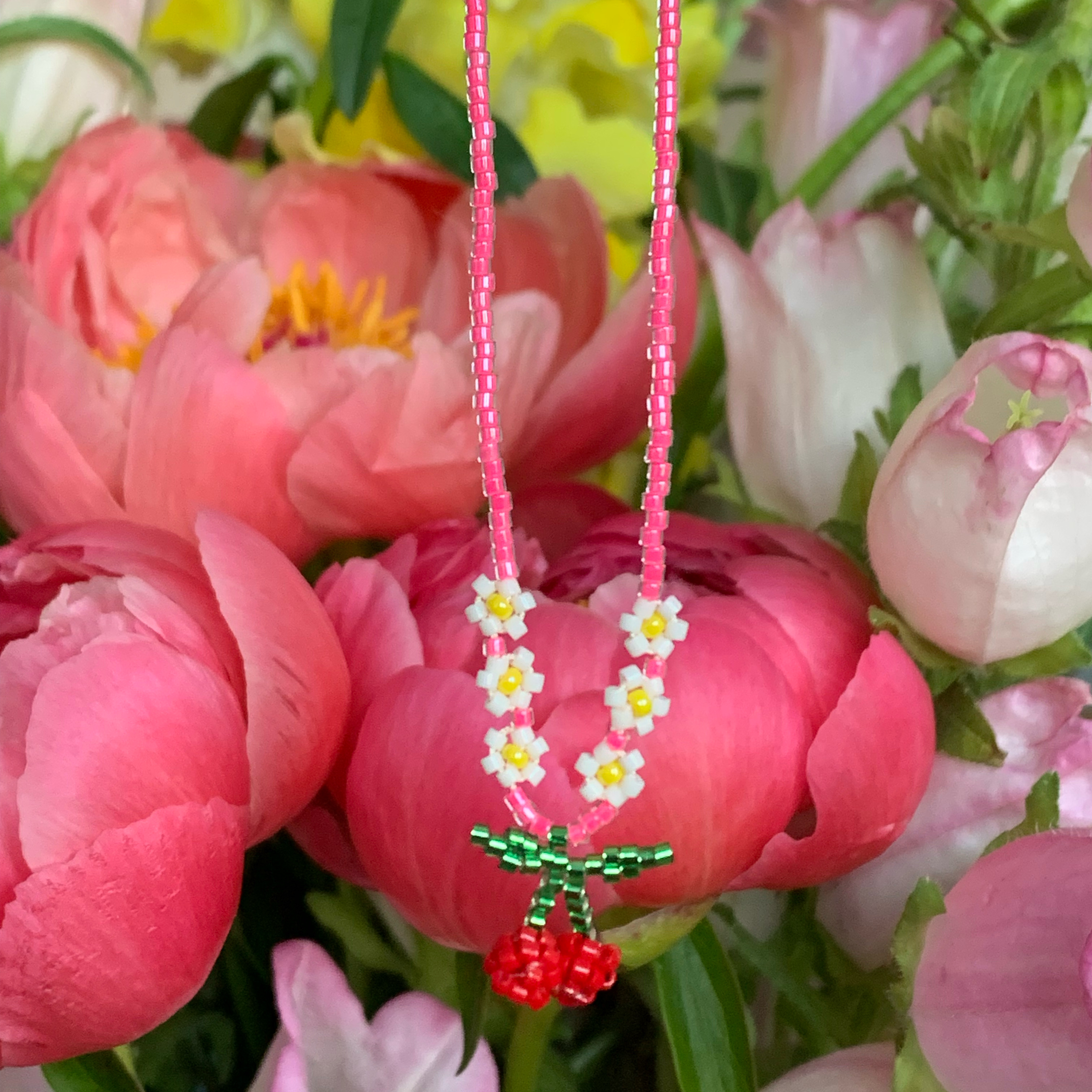 Kette mit Kirsche