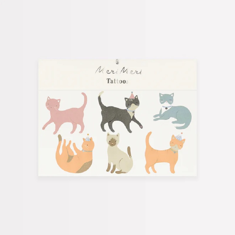 Tattoo-Set, bunte Katzenmotive, unterschiedliche Posen, teilweise mit Partyhüten, Farben: rosa, grau, blau, orange, beige.