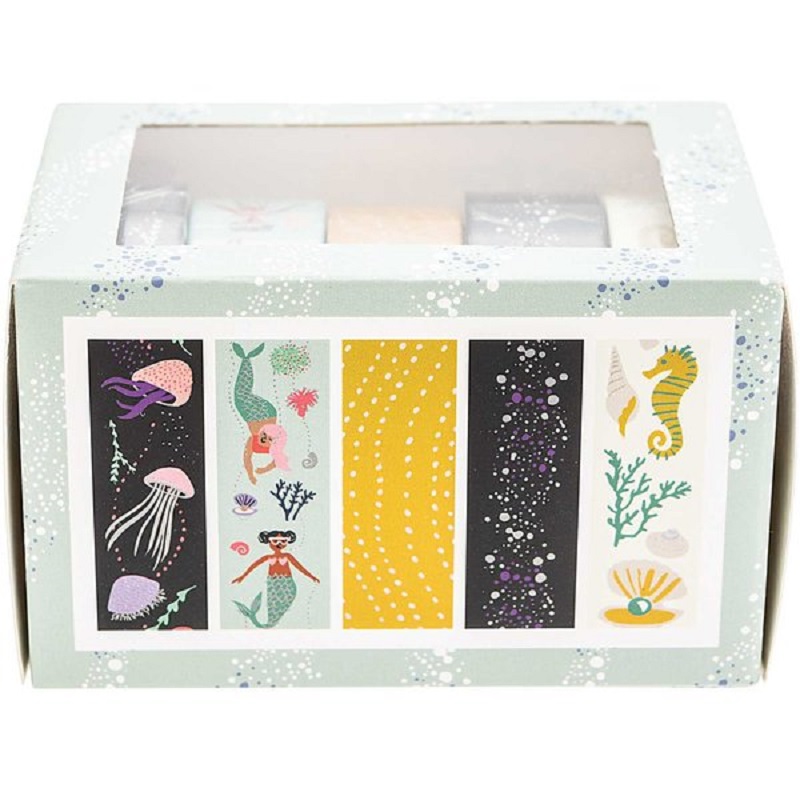 99001-79-57_3_600x600 Verpackung mit Sichtfenster, diverse bunte Illustrationen: Quallen und Meerjungfrauen auf Schwarz und Mint, gelbe Wellen, schwarze Punkte, Seepferdchen, Muscheln, Korallen auf Weiß, Karton in Pastellfarben.