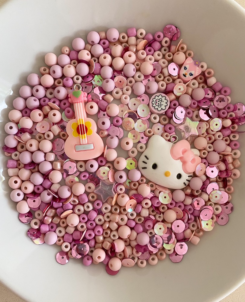 Perlenmix Anhänger Hello Kitty & Gitarre
