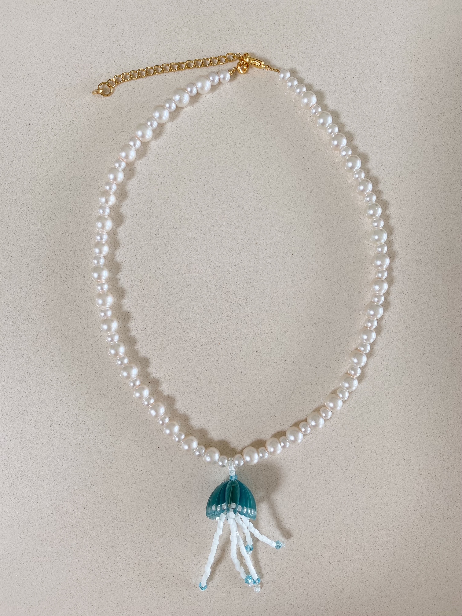Kette mit Qualle grün