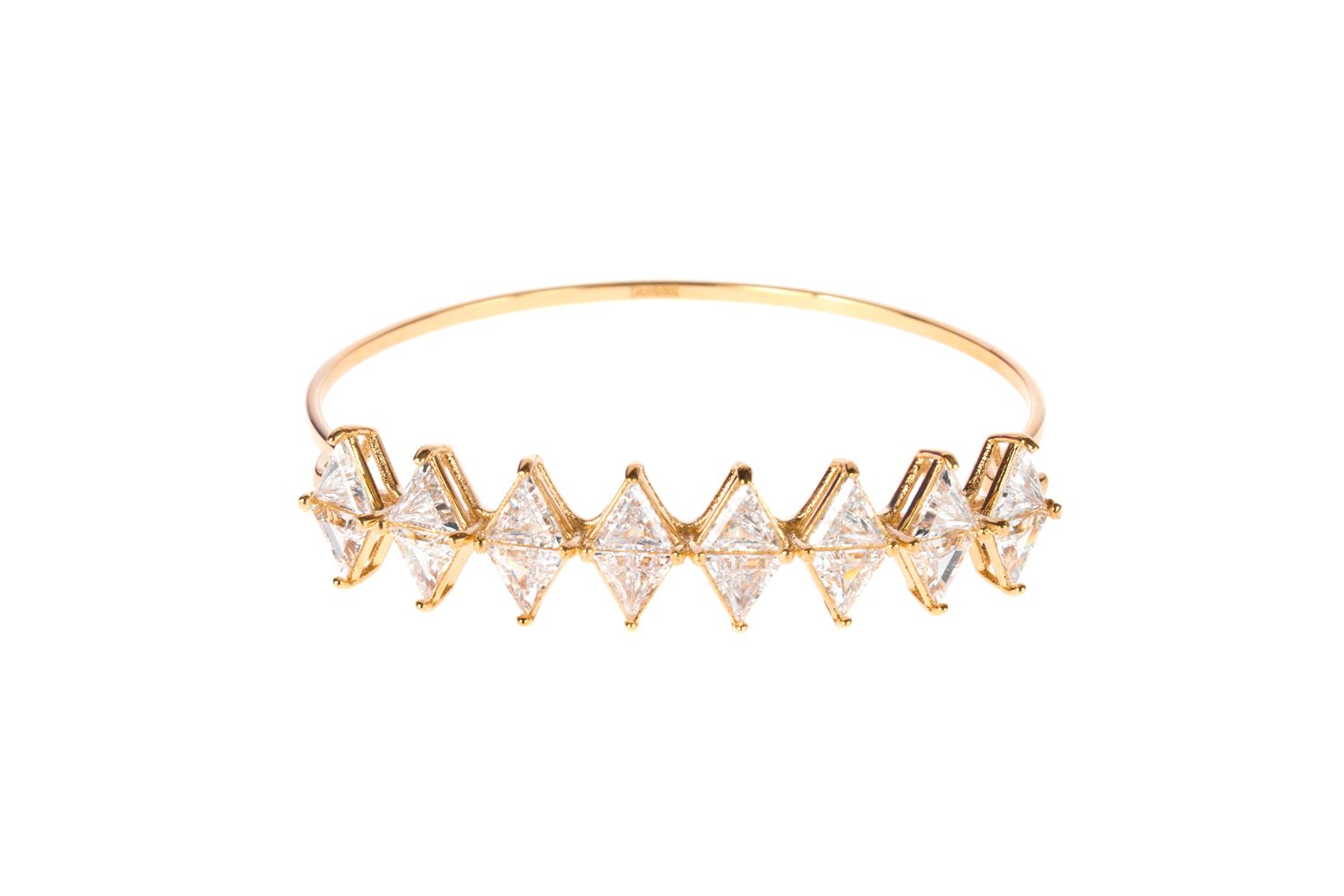 ZIGZAG-BRACELET-DOUBLE-TRIANGLE Armreif, goldfarben, Zickzack-Muster, transparente Kristalle, geometrisches Design.