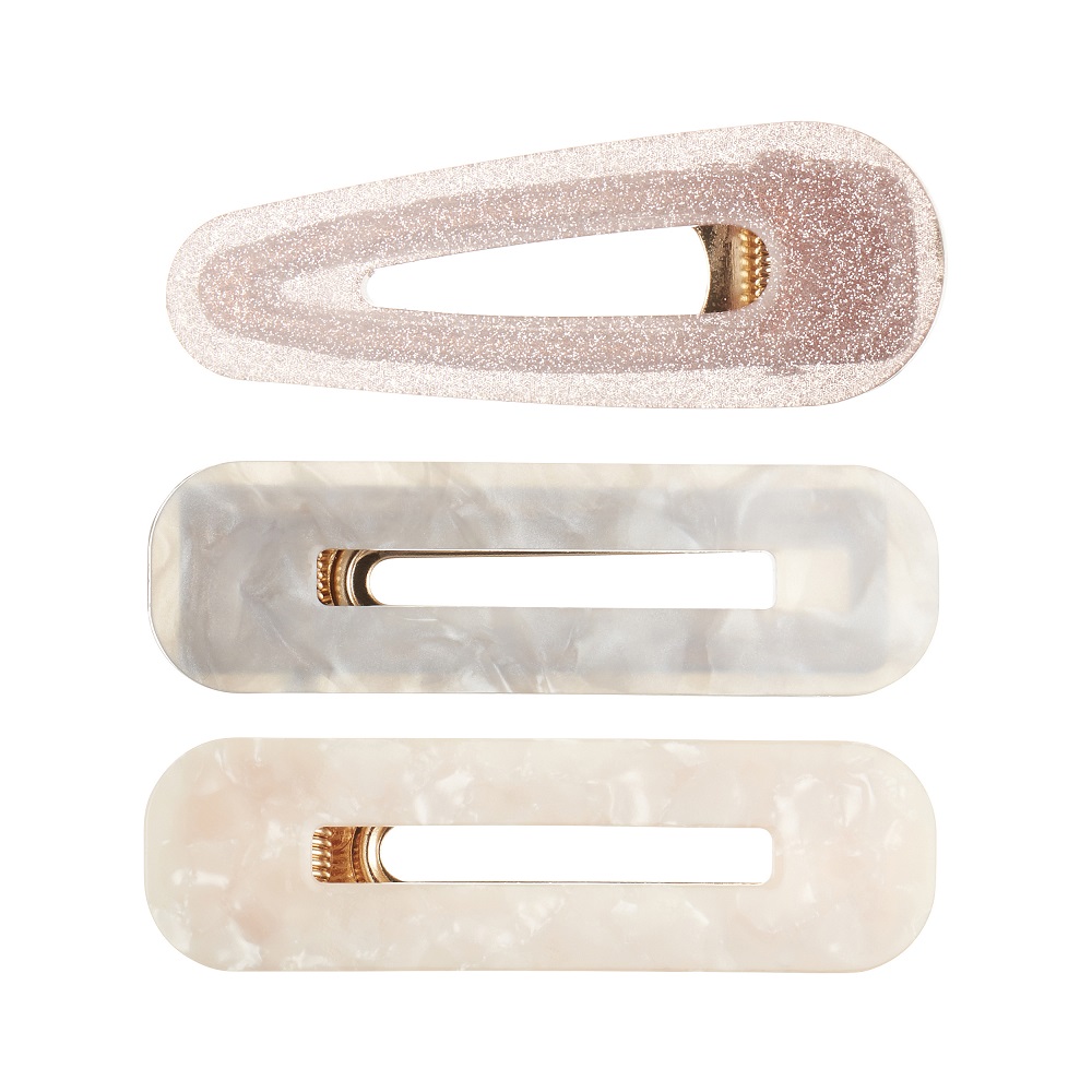 SHIMMER-RESIN-CLIPS Haarspangen-Set, drei Stück; rosafarbene Glitzer-Acetat-Spange; zwei rechteckige Spangen in Perlmuttoptik, eine grau, eine cremeweiß; alle mit Clipverschluss.