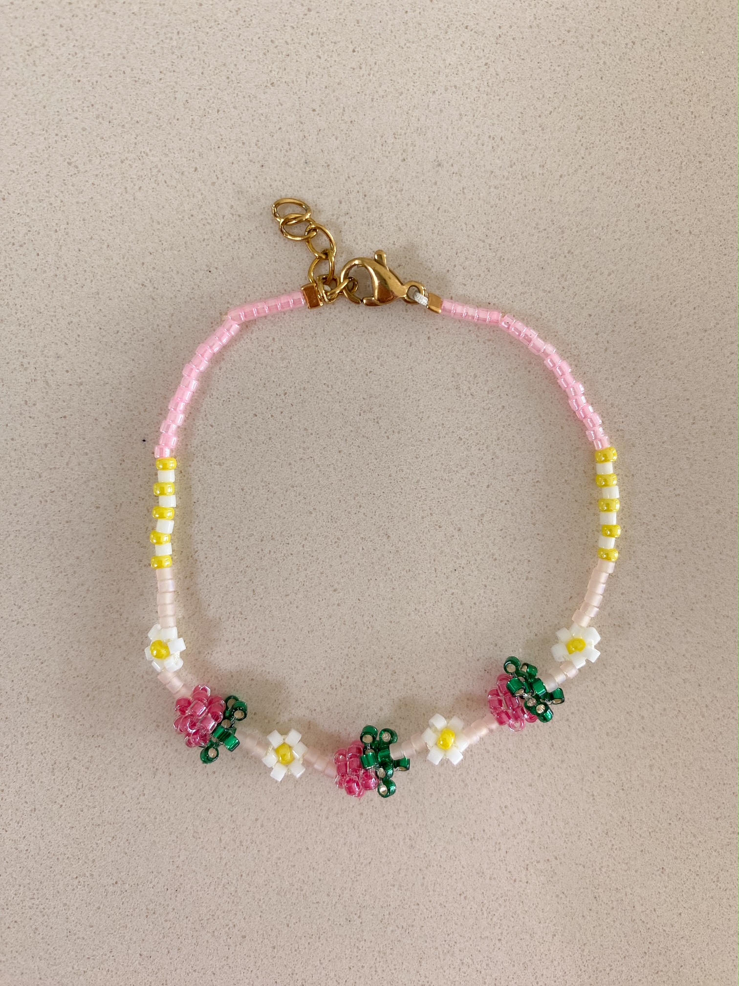 Armband mit Himbeeren