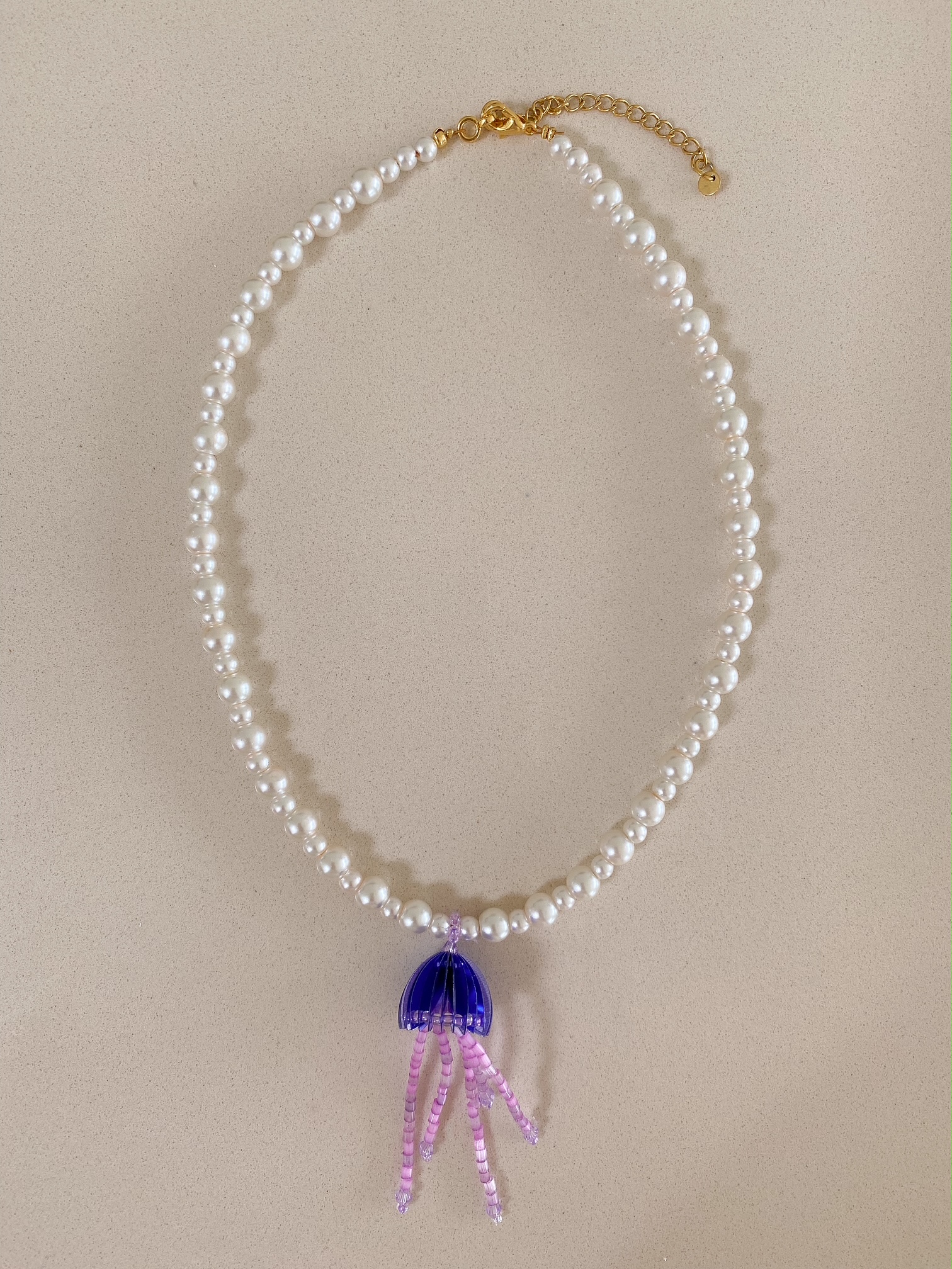 Kette mit Qualle blau