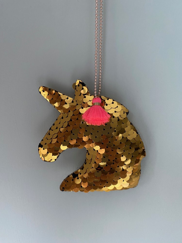 IMG_0184 Einhorn-Anhänger, goldfarbene Pailletten, rosa Quaste, glänzende Optik, Kugelkette.