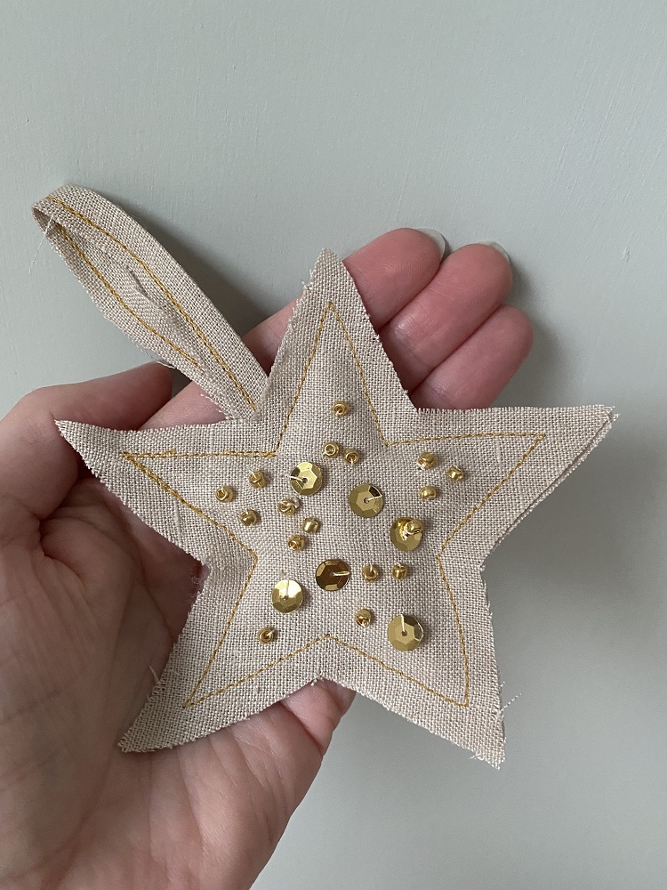 Anhänger Stern gold aus Leinen