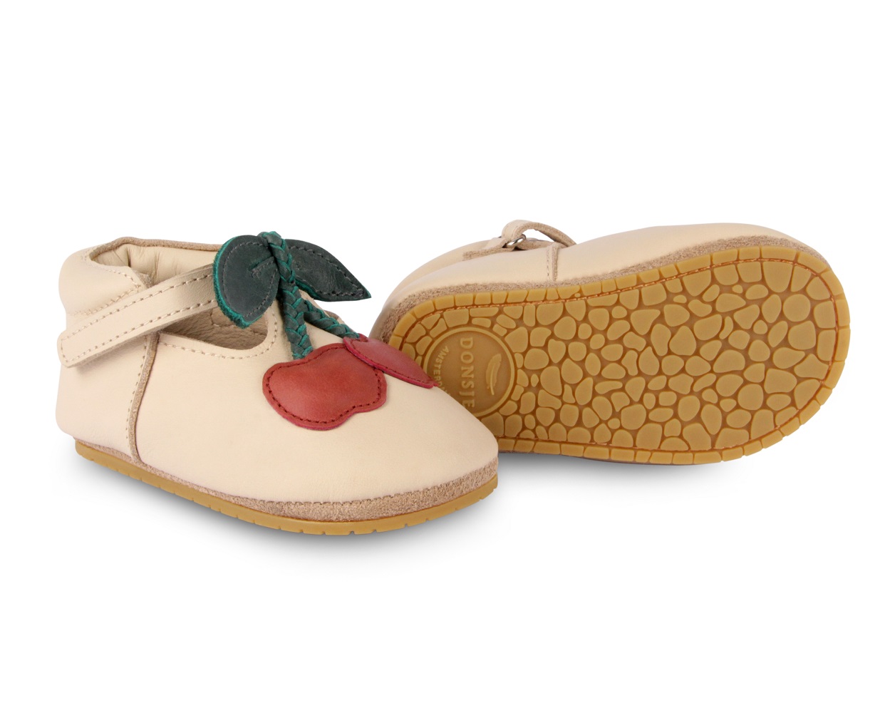 1005015_LE173_6 Babyschuhe, beige, weiche Sohle, Klettverschluss, Kirschapplikation in Rot mit grünen Blättern.