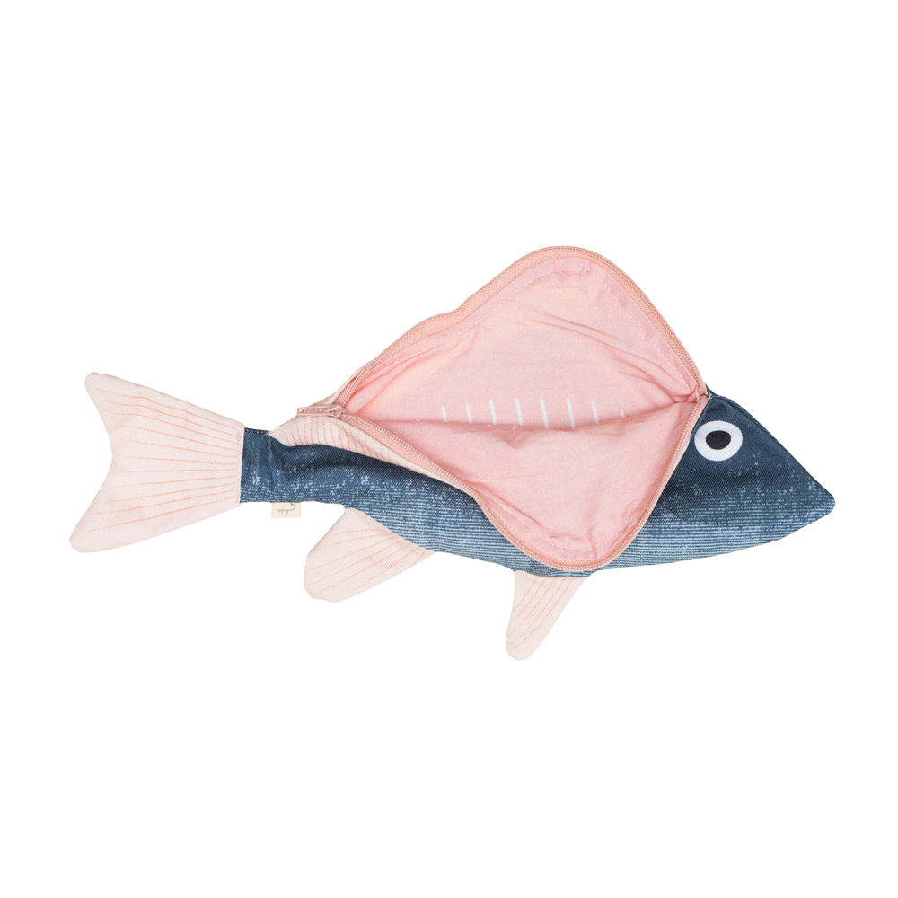05120_2 Plüschfischspielzeug, blau-rosa, Fischform, zipbare Öffnung, gestreifte Flossen, aufgesticktes Auge.