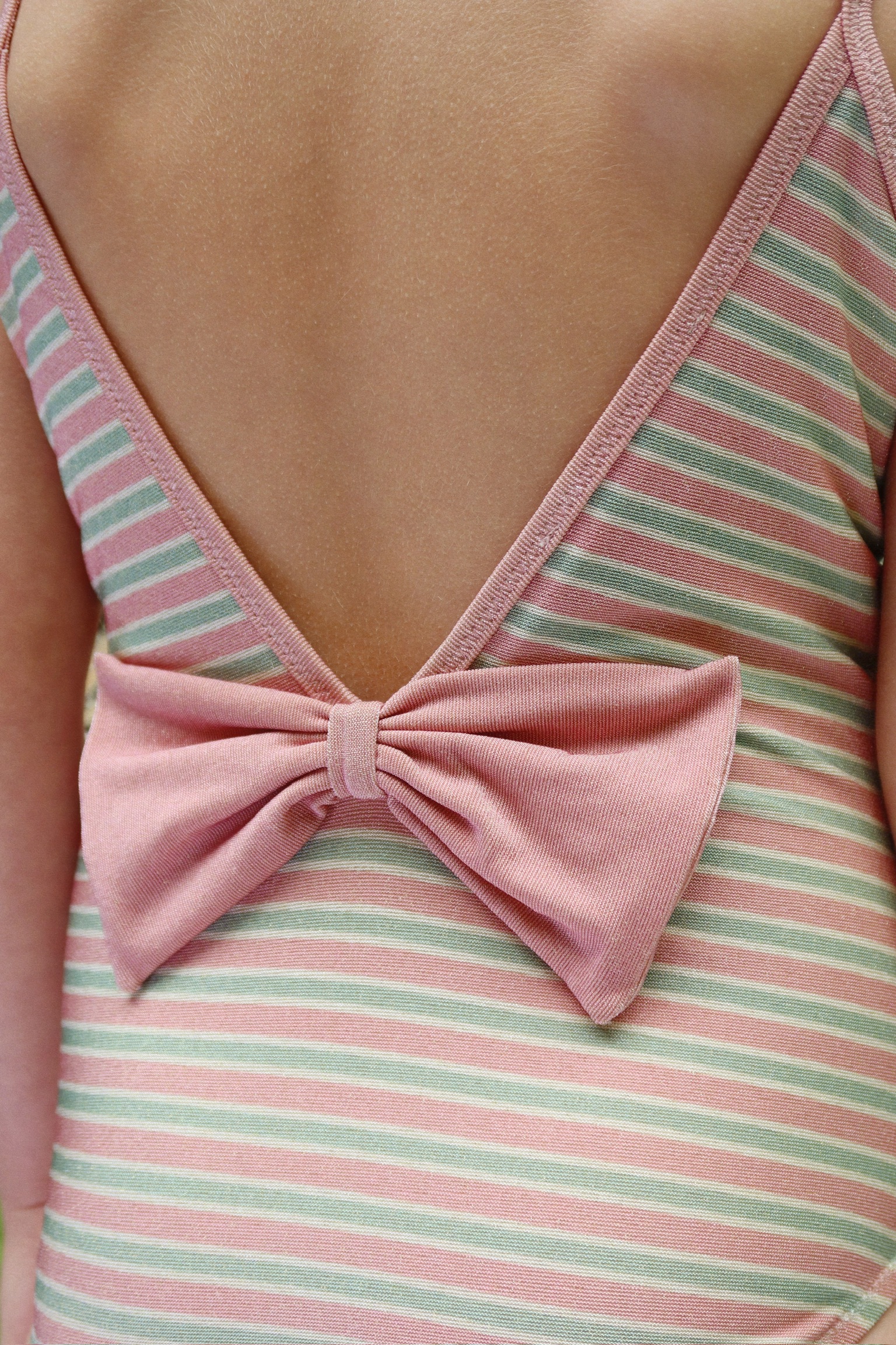 Badeanzug mit Schleife 4 Jahre