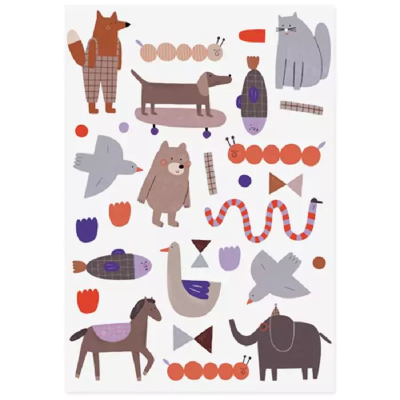 Tattoo_Bear_Sheet_XS_59191134-5636-4971-bc51-0425cc607569 Poster, weiße Basis, Illustrationen von Tieren: Fuchs, Hund, Katze, Ente, Elefant, Vogel, Pferd, Bär, Raupe, Schnecke. Farbpalette: Braun, Grau, Lila, Rot, Orange. Formen: Kreise, Dreiecke, Blumenornamente.