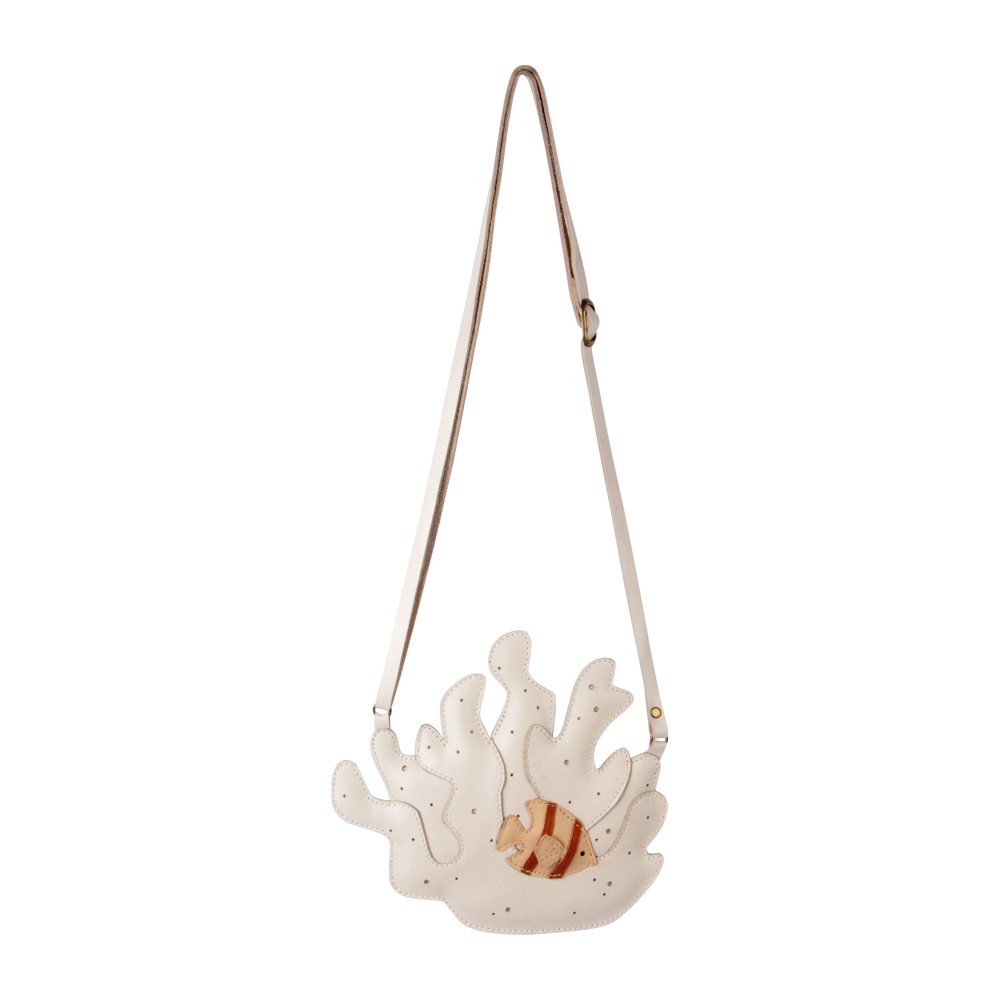 5015503_LE060_3 Kleine Tasche, weiß, Korallenform, Aufdruck Clownfisch, verstellbarer Schulterriemen.