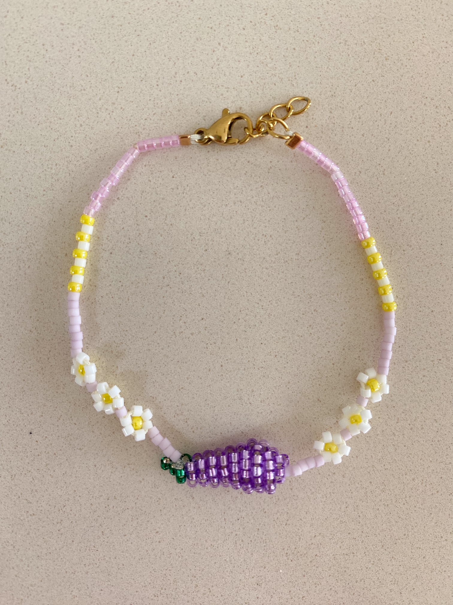 Armband mit Aubergine