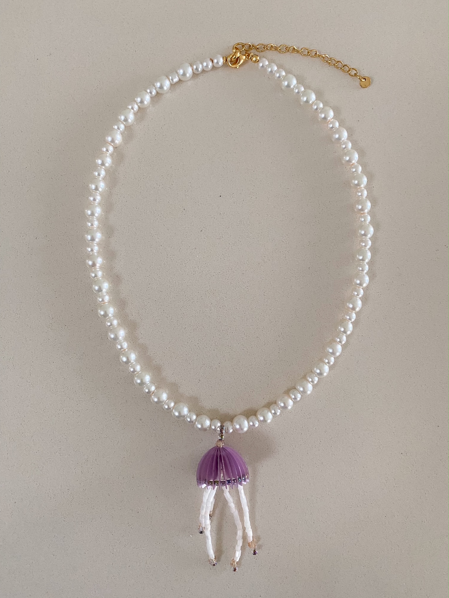 Kette mit Qualle lila