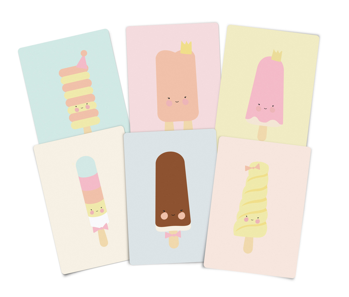invites-front Sechs Karten mit Eiscreme-Illustrationen, pastellfarbene Hintergründe, Eis in verschiedenen Formen und Farben, freundliche Gesichter, Kronen und Fliegen als Dekoration.