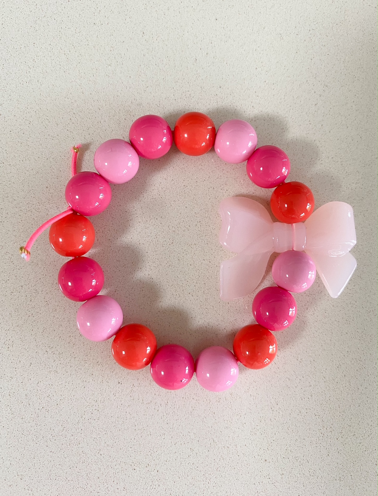 Armband mit Schleife