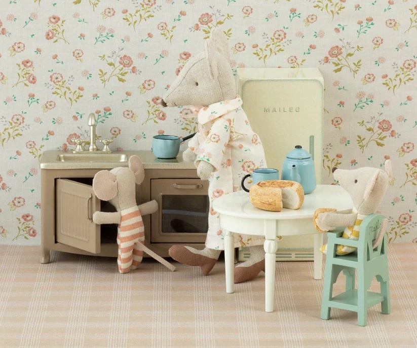Vintage Esstisch Maus creme
