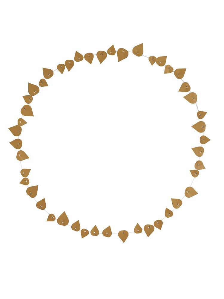 twig-leaves-ochre-3 Girlande, braune Blätterform, durchsichtige Schnur, minimalistisch.