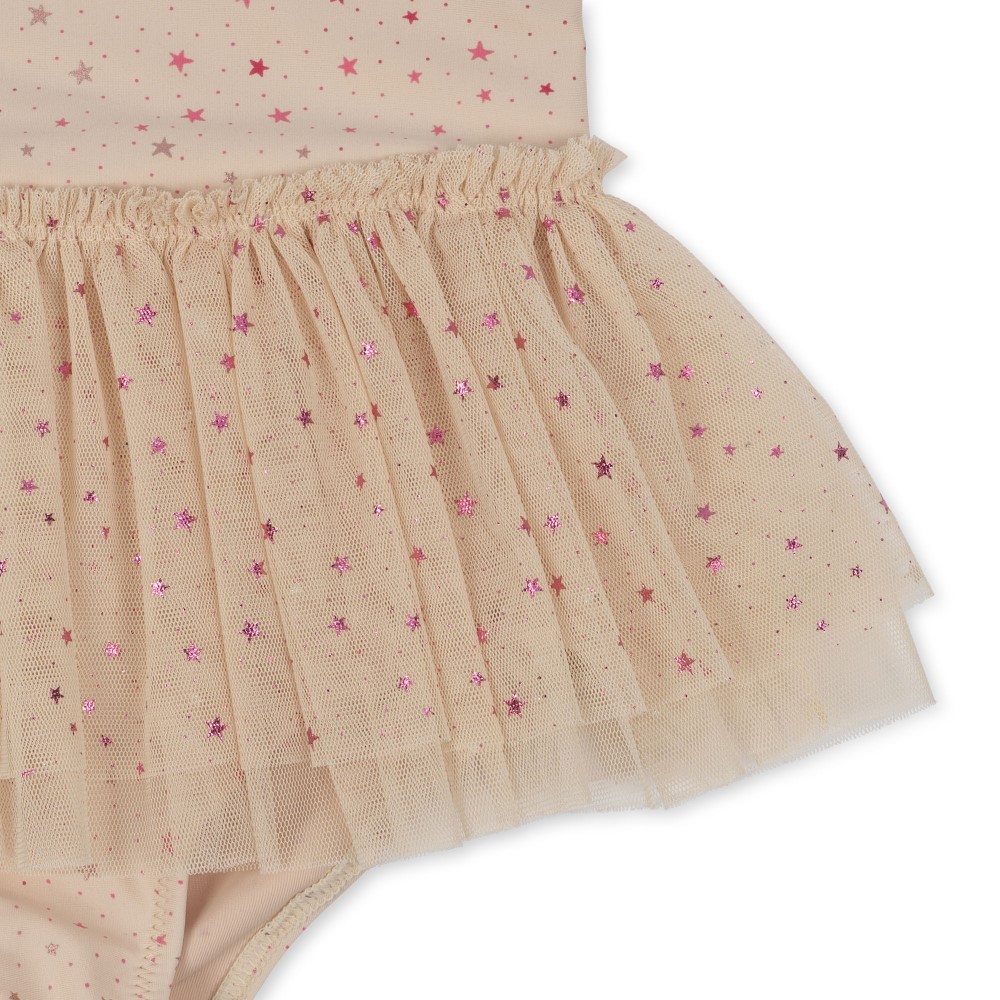 KS5330-STRUT-SWIMSUIT-ETOILE-PINK-SPARKLE-Extra-3 Beiger Babybody mit Tüllrock, pinke und violette Glitzersternchen, elastischer Bund.