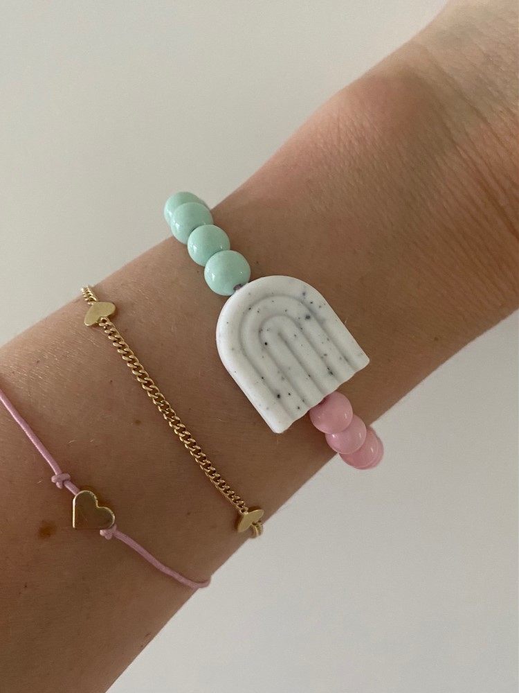 Armband mit Herz Regenbogen weiß