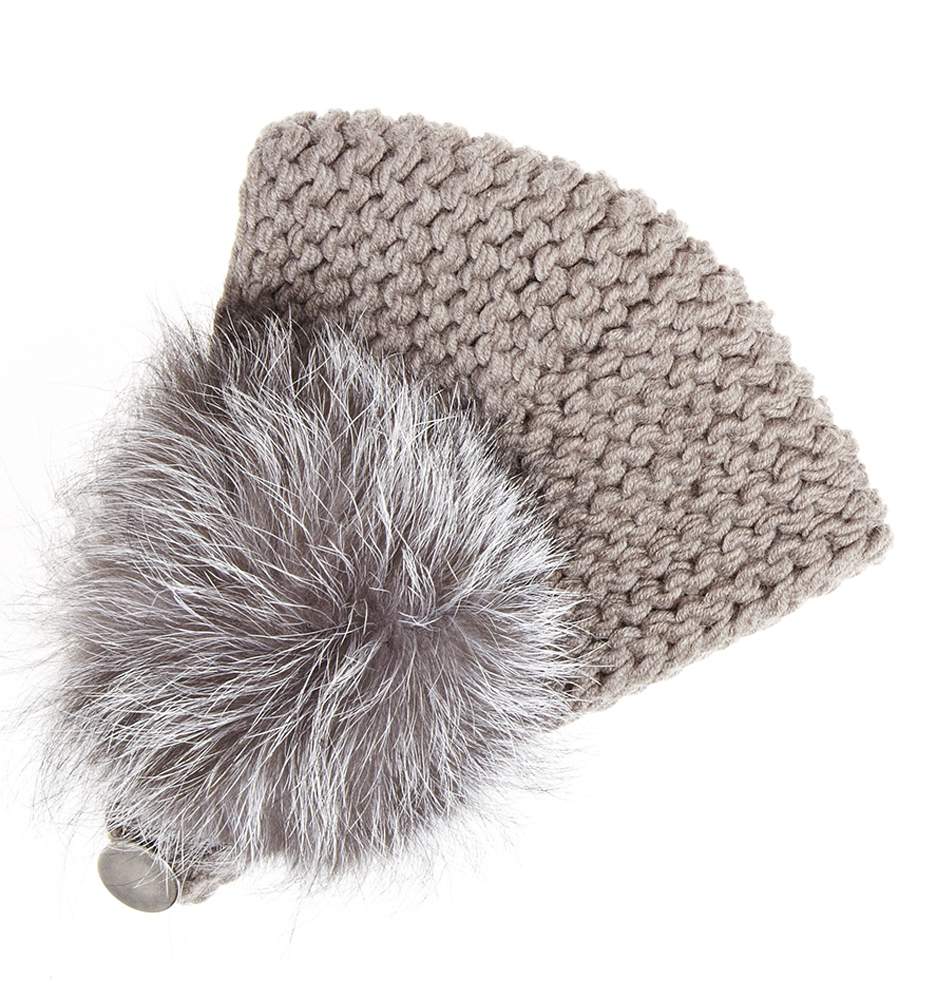 88KA1-flax_gallery Taupe gestrickte Mütze, großes graues Fellbommel, grobmaschig, rund.