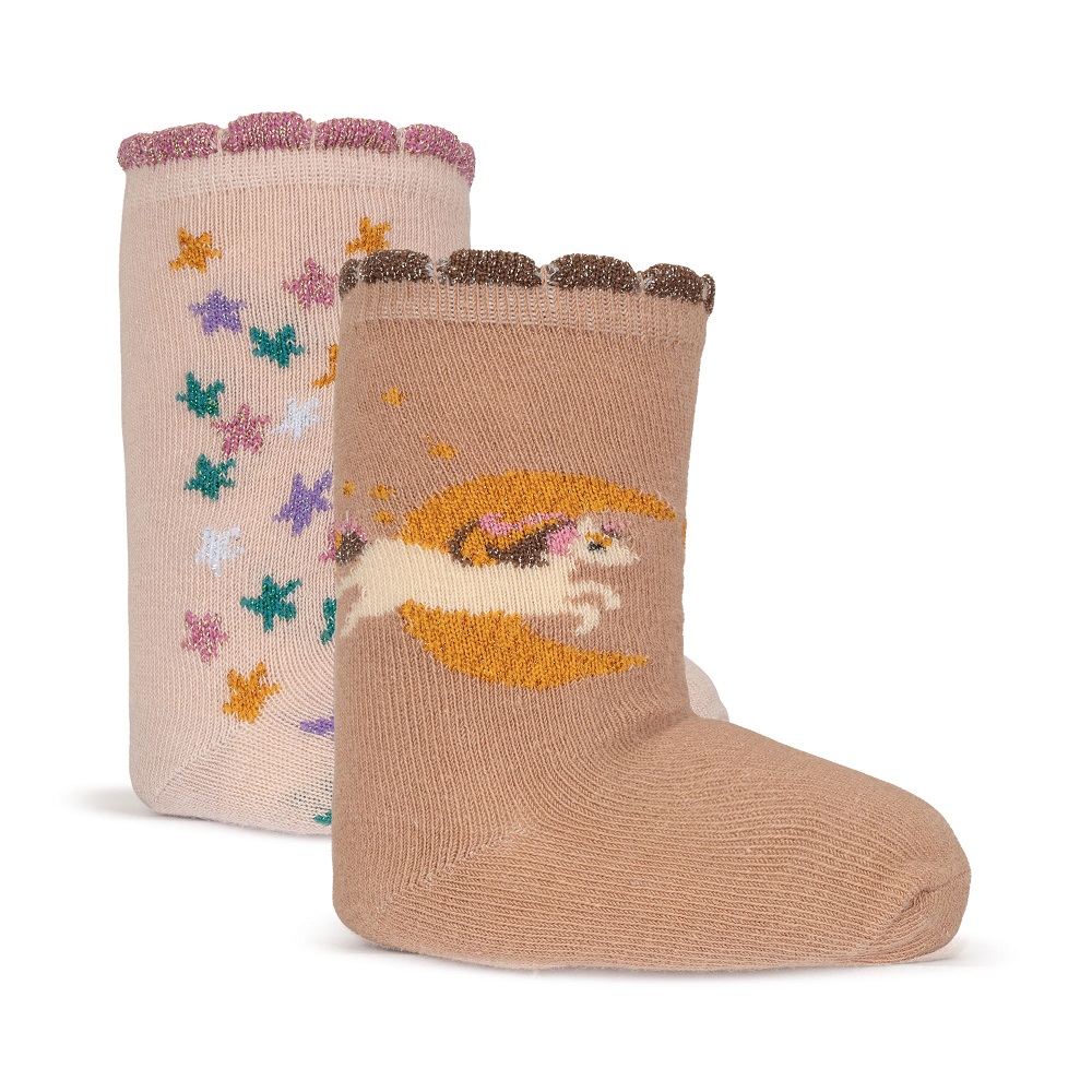 KS4796-2-PACK-JACQUARD-SOCKS-UNICORN-Extra-0 Kinderstrümpfe, 2er-Set, ein Paar beige mit Einhorn-Mond-Motiv, das andere Paar rosa mit bunten Sternen, gerippte Bündchen mit Zierkante.