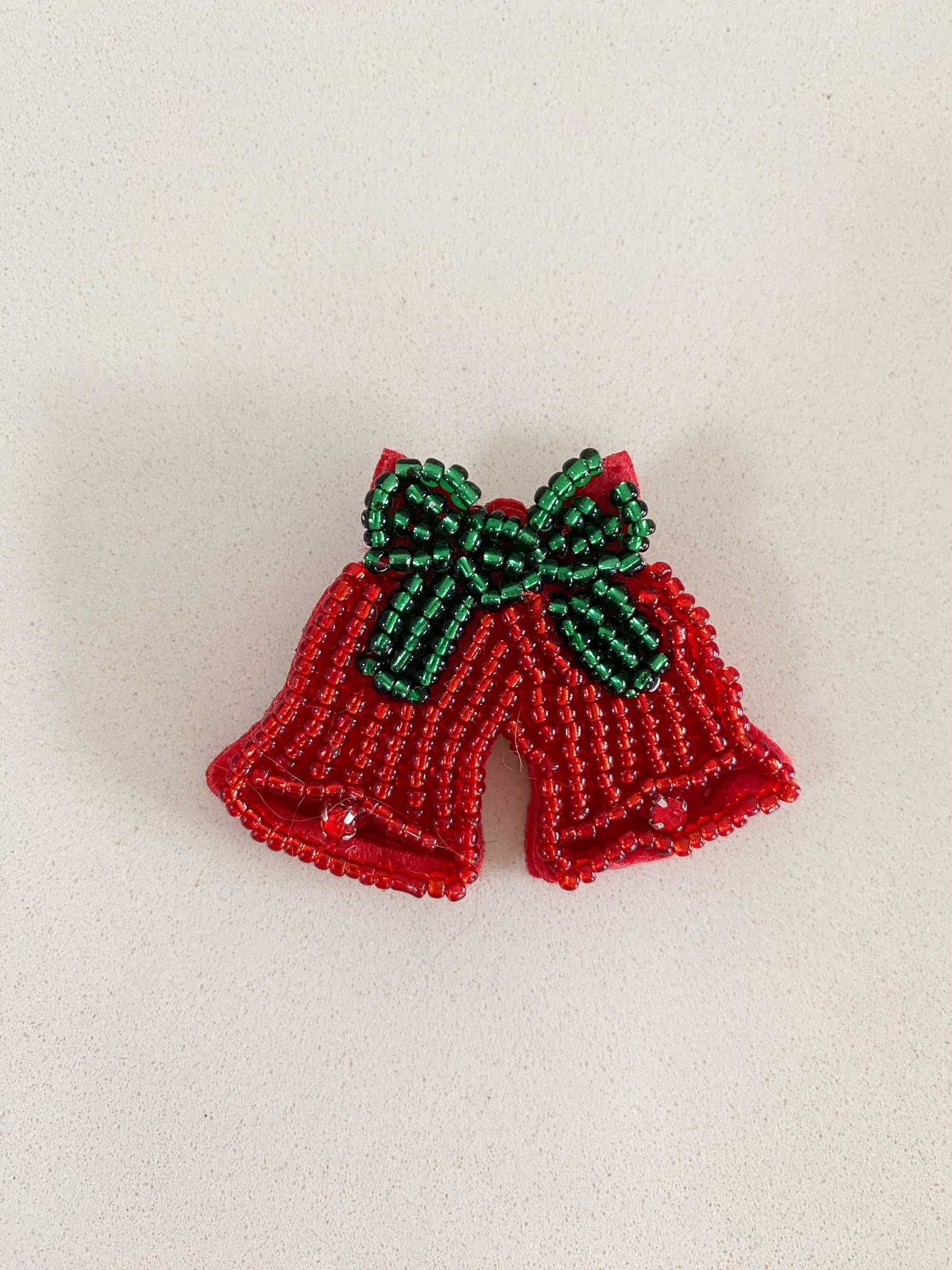 Anstecker aus Perlen Glocken