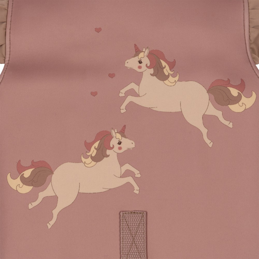 KS4445-NEOPRENE-FLOAT-VEST-FRILL-UNICORN-Extra-7 Kinder-Rucksach, rosa, springende Einhörner, Herzmuster, Farbakzente in Weiß, Rot und Gelb, detailliertes Design.