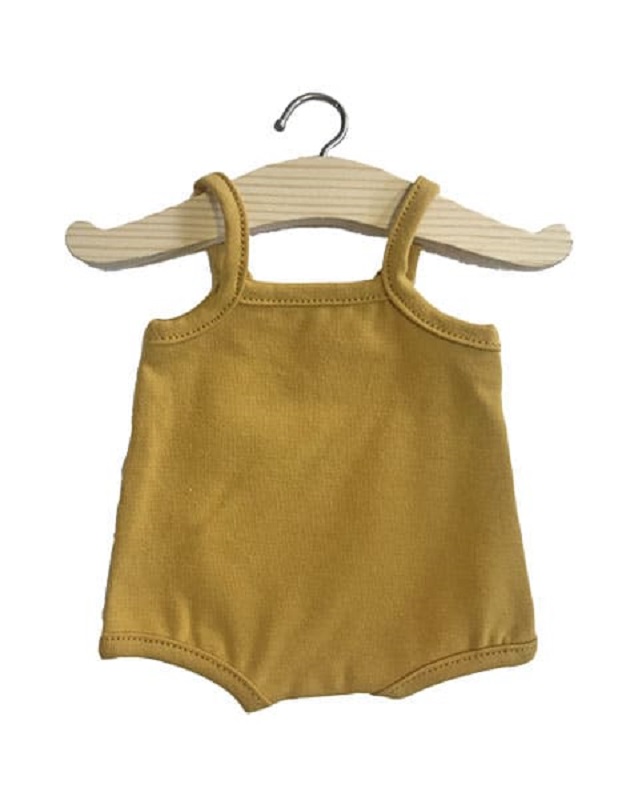 maillot-de-bain-moutarde Baby-Body, ärmellos, senfgelb, Stoff, Holzkleiderbügel.