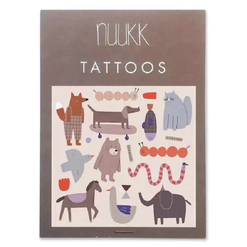 nuukk_tattoo_packaging_bear_and_friends_XS_b5e8dd6d-d16a-4f67-89b7-cfbe53c5778c Kinder Tattoos, Tiere, Illustrationen, Fuchs, Katze, Hund, Bär, Schwan, Pferd, Elefant, Schnecke, Wurm, bunte Motive, braun-beige Verpackung, Marke nuukk.