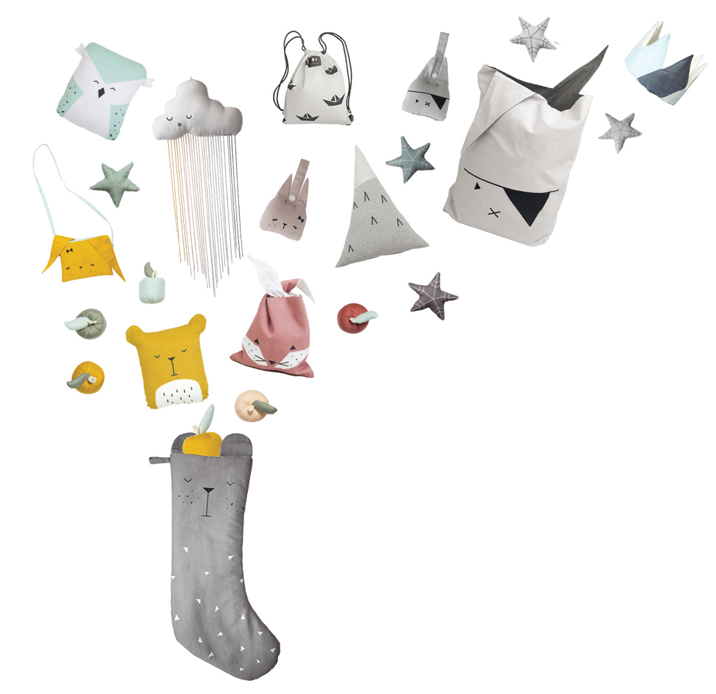 gift-guide-2016 Kissen, Beutel mit Tiermotiven, Wolken-Mobile, graue Stricktasche, Stoffbeutel; Farben: Grau, Gelb, Mint, Rosa, Blau; Motive: Bär, Stern, Wolke, Katze; Aufdrucke: Gesichter, geometrische Muster.