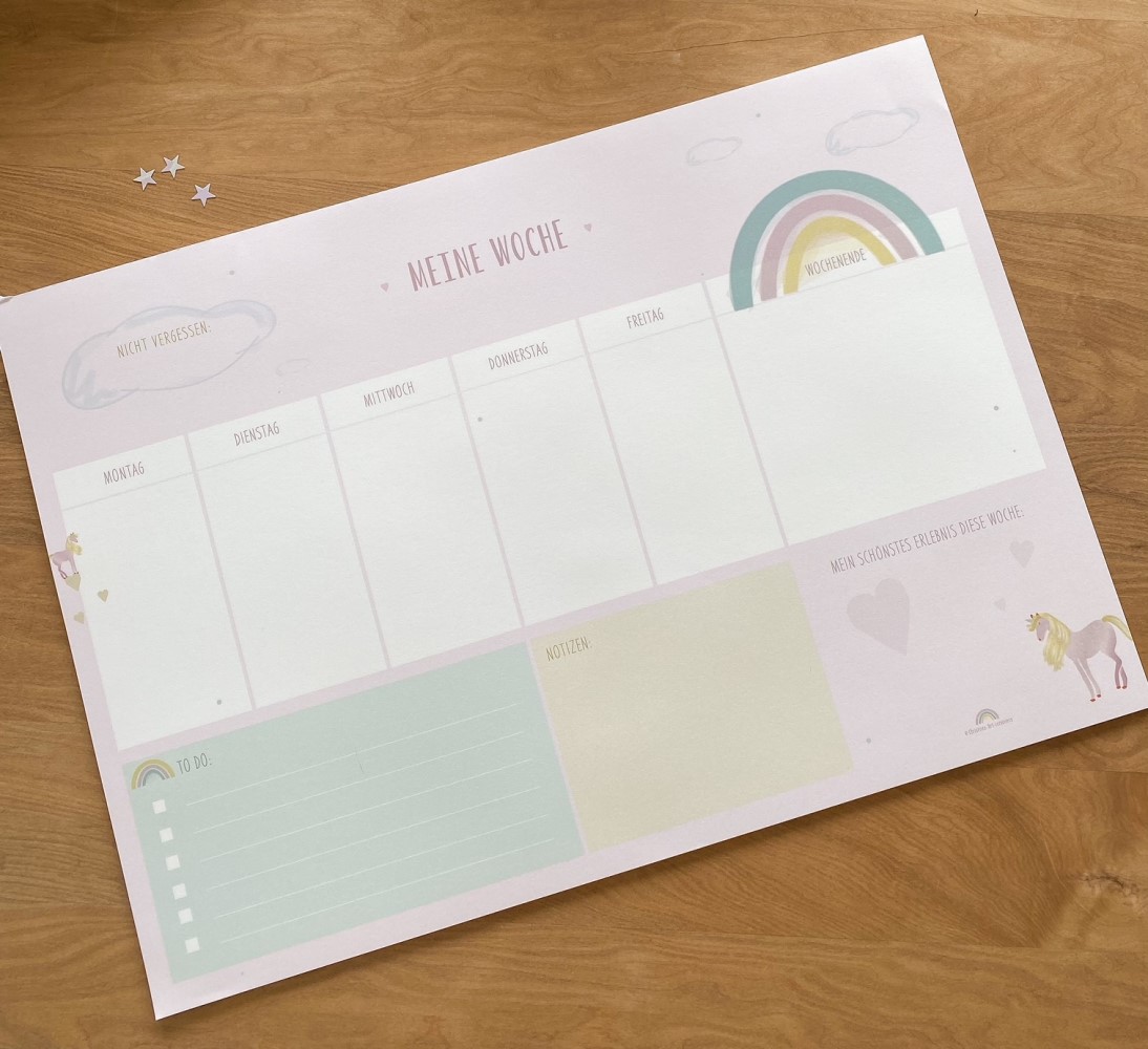 IMG_1085_jpg Planer, Wochenübersicht, Pastellfarben, Regenbogenmotiv, Einhorn, Felder für Notizen, Erinnerungen, To-Do-Liste, Tage Montag bis Freitag und Wochenende, Herz- und Wolkenmotive.