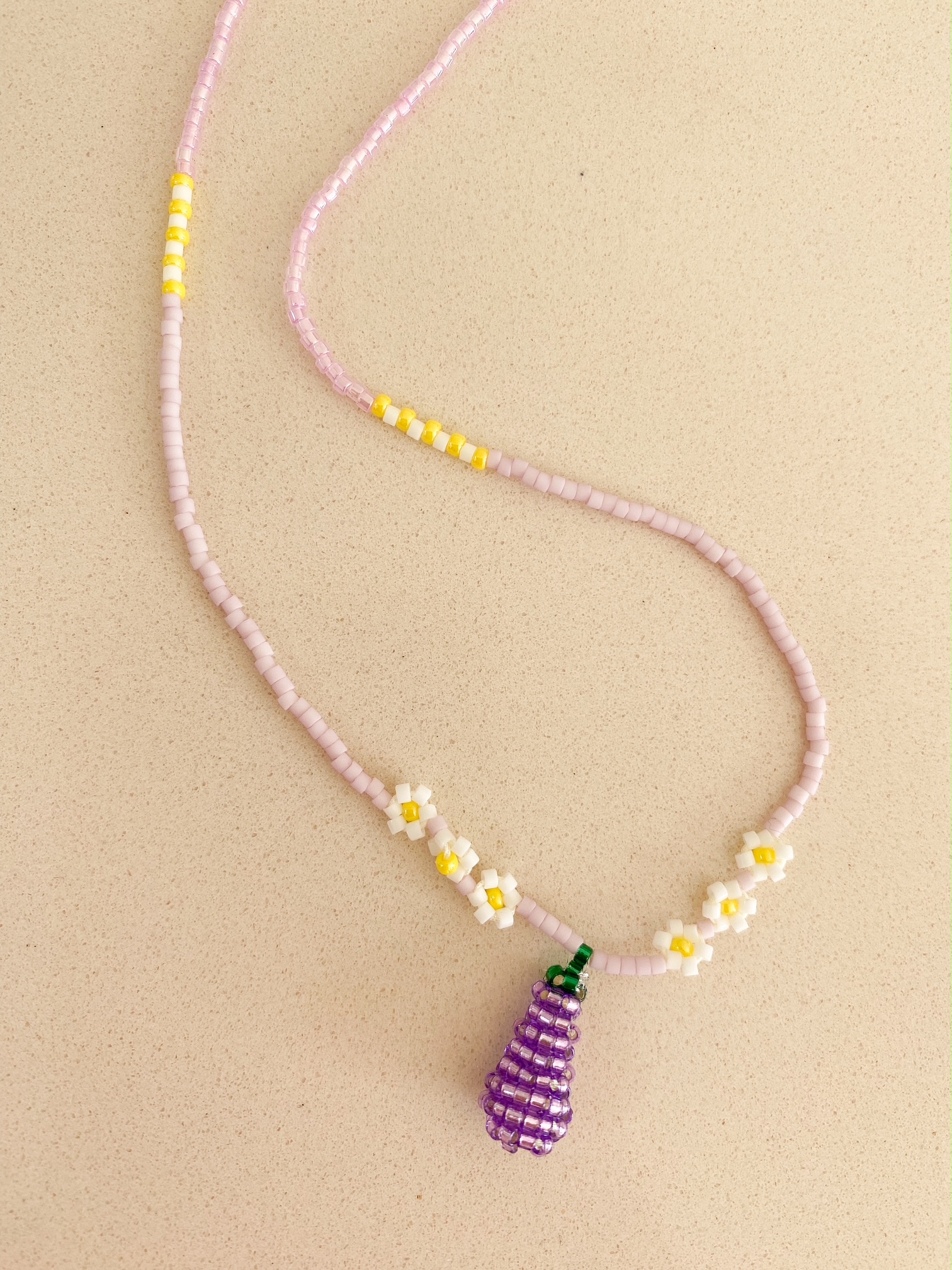 Kette mit Aubergine