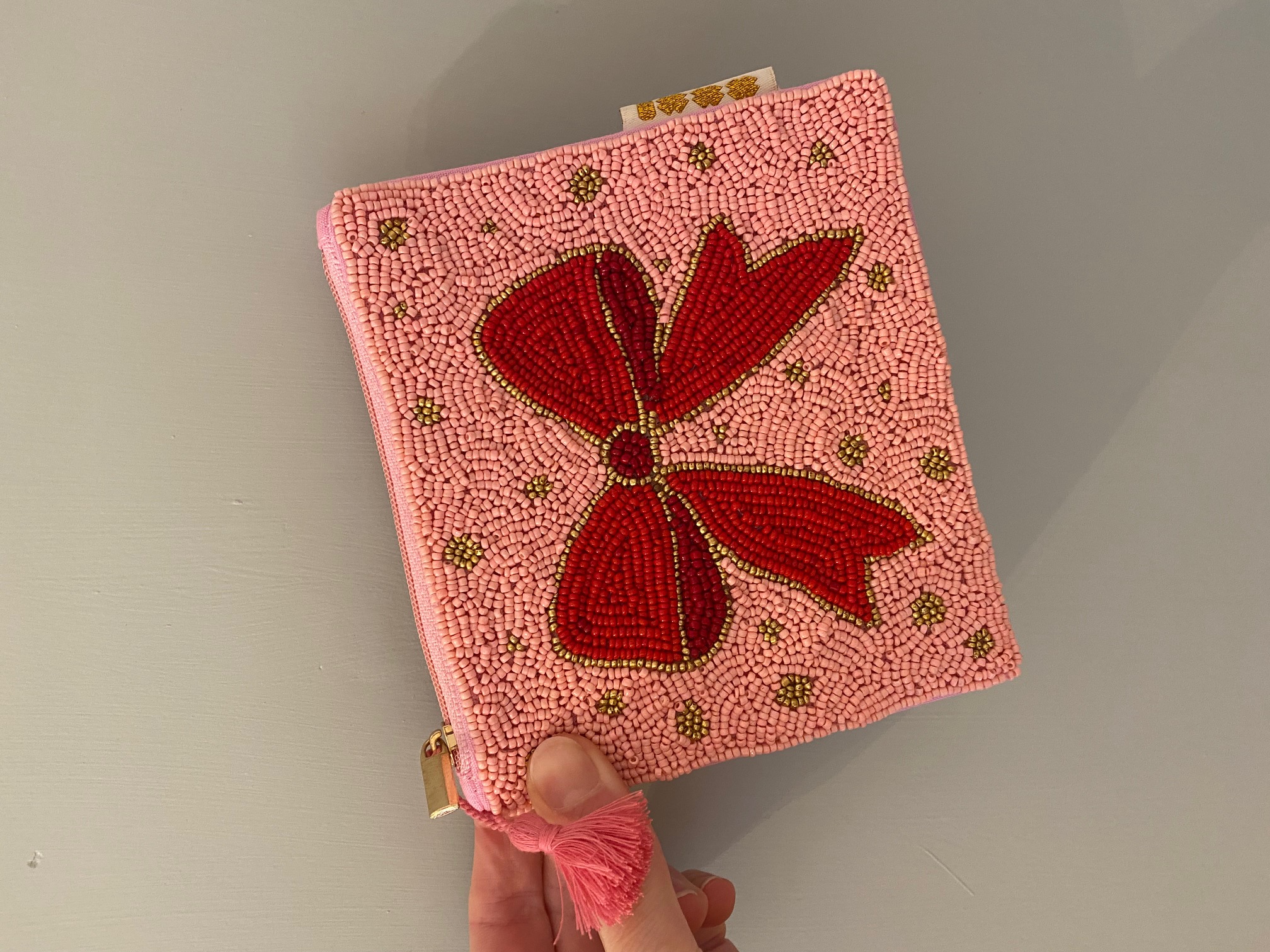 Etui mit Perlen Schleife