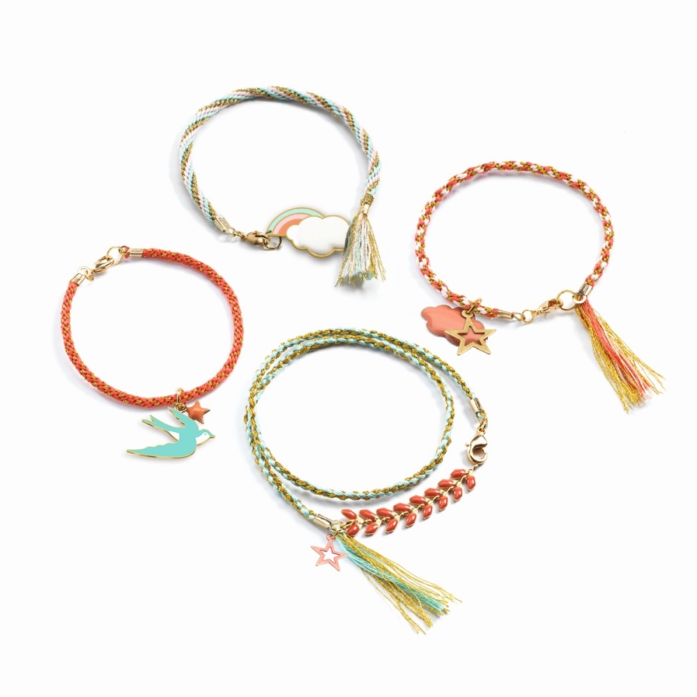 DJ09818-Schmuck-basteln-Celeste-4 Vier Freundschaftsarmbänder, geflochten, bunt, mit Anhängern: Wolke, Regenbogen, Vogel, Stern, Quaste.